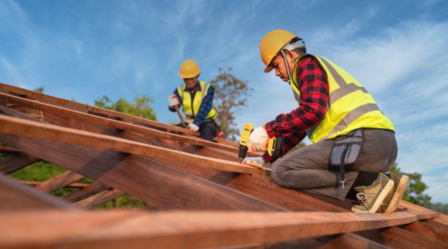 Professional gutter cleaning in Stonefort, IL